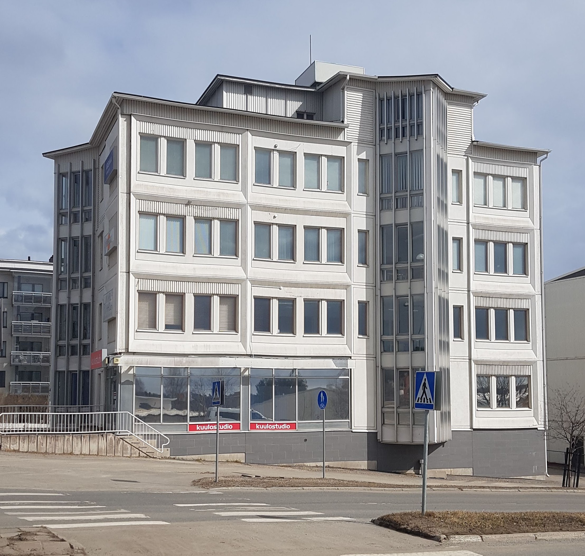Julkisivu